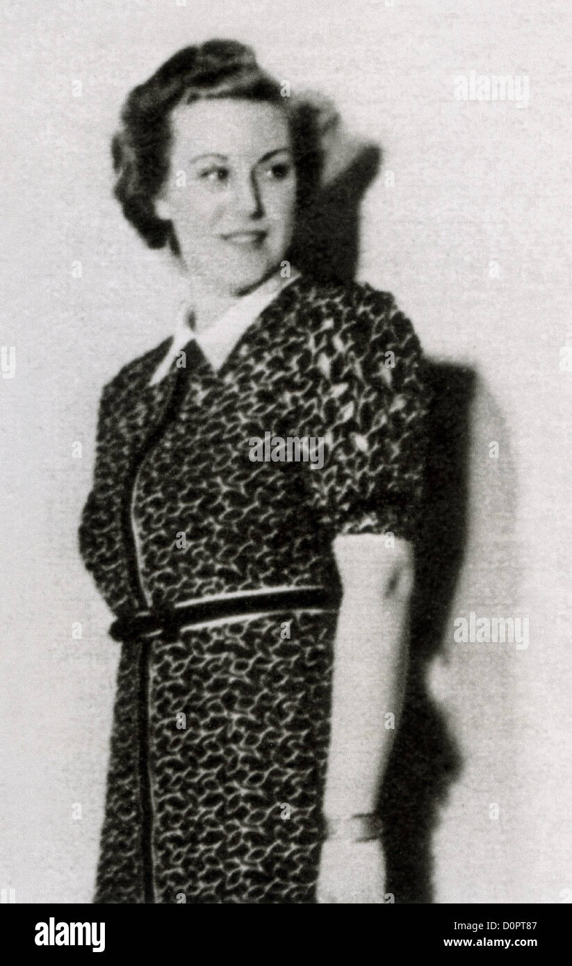 DOROTHY CARLESS English singer born 1921 who worked with Geraldo Stock