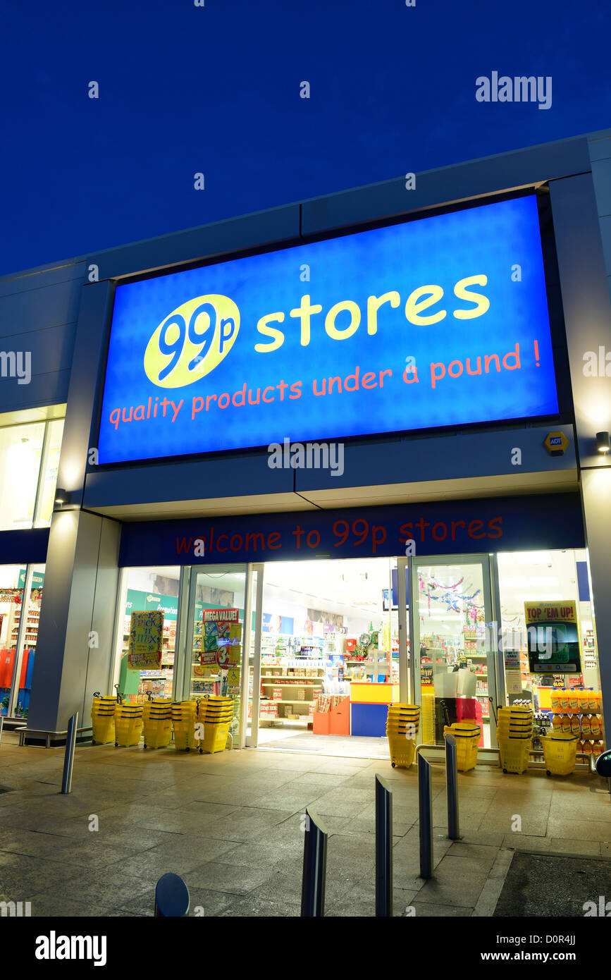 99p Stores retail unit shop entrance Stock Photo