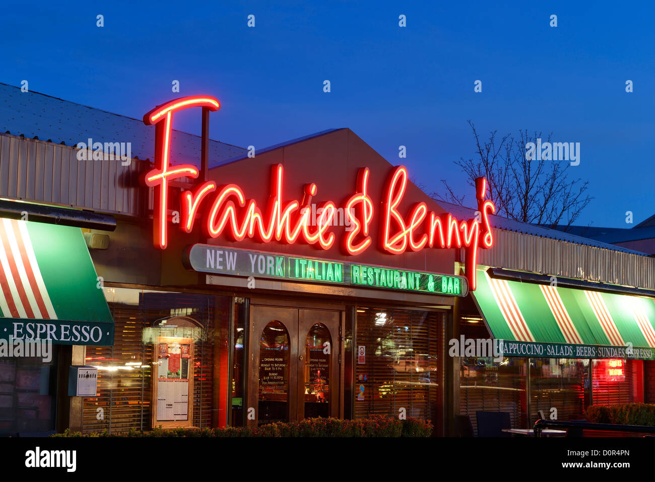 Frankie & Bennys restaurant entrance Stock Photo Alamy