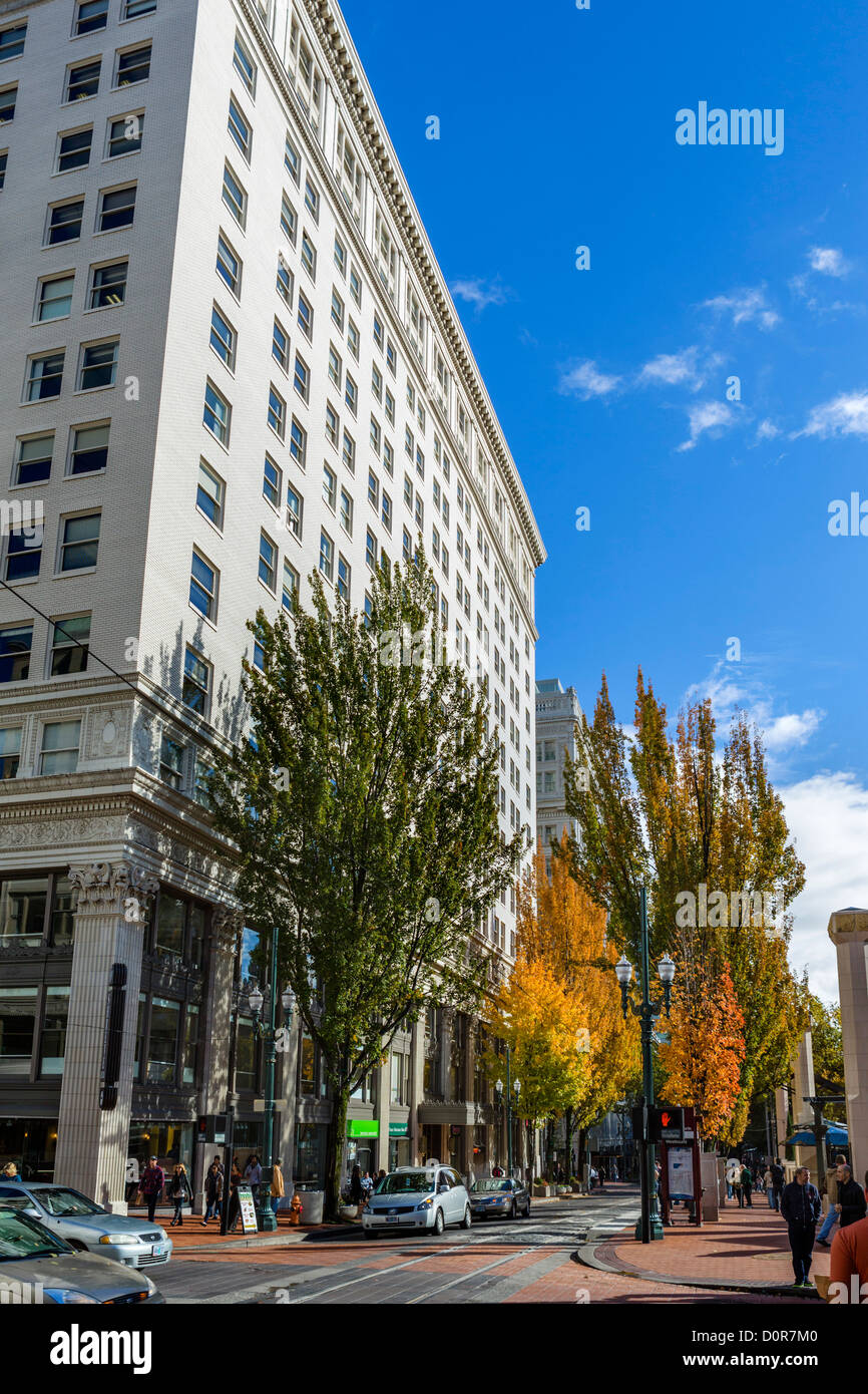 Pioneer Courthouse Square in downtown Portland, Oregon, USA Stock Photo