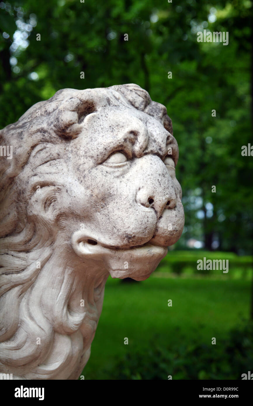 stone lion head Stock Photo Alamy
