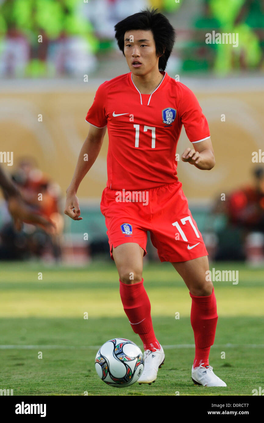 Suk Young Yun of South Korea in action during the 2009 FIFA U-20 World Cup quarterfinal match against Ghana at Mubarak Stadium o Stock Photo