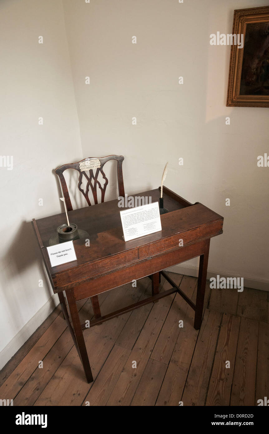 Scotland, Dumfries, Burns House site of poet Robert Burns death in 1796, writing desk Stock Photo