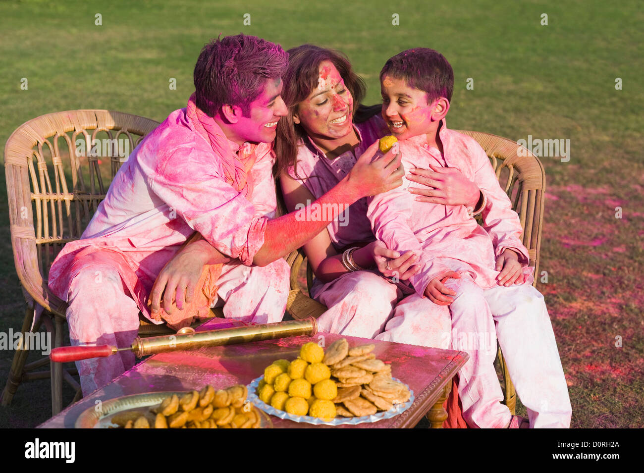 holi videos of family download