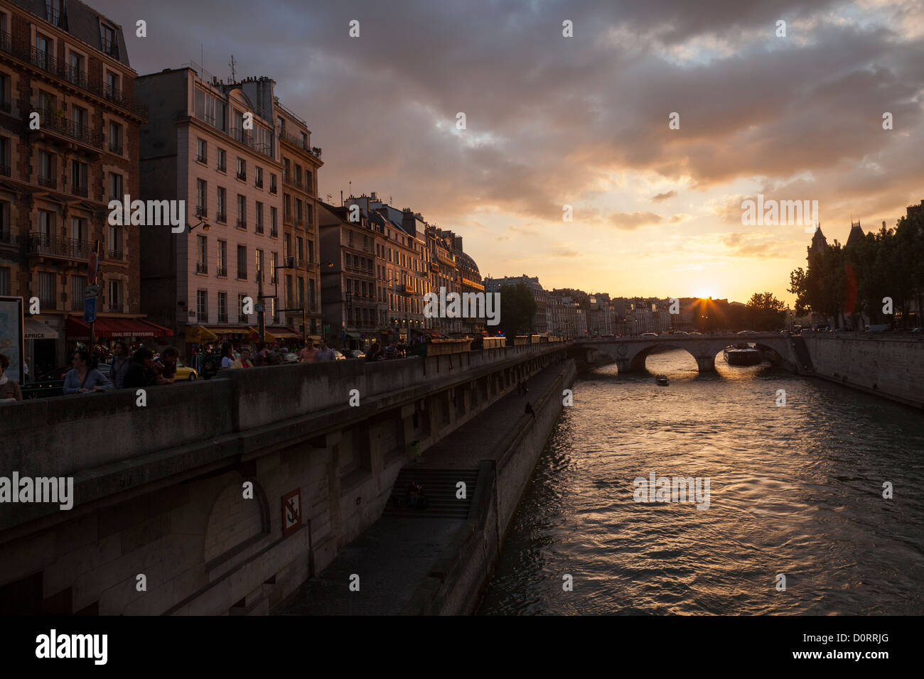 Looking West along the River Seine in the 4th arrondissement, Paris. Stock Photo