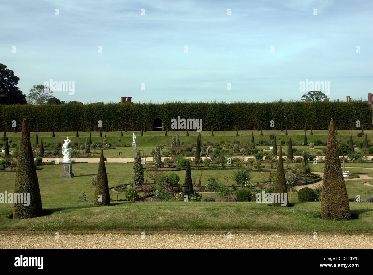 SURREY; HAMPTON COURT PALACE GARDENS; SECTION THE KNOT GARDEN Stock