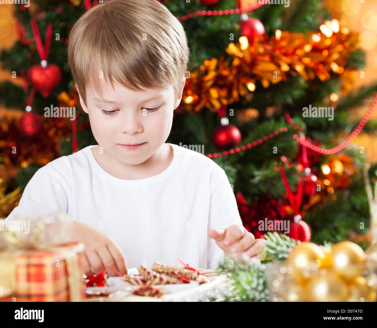 Happy kid playing Stock Photo - Alamy