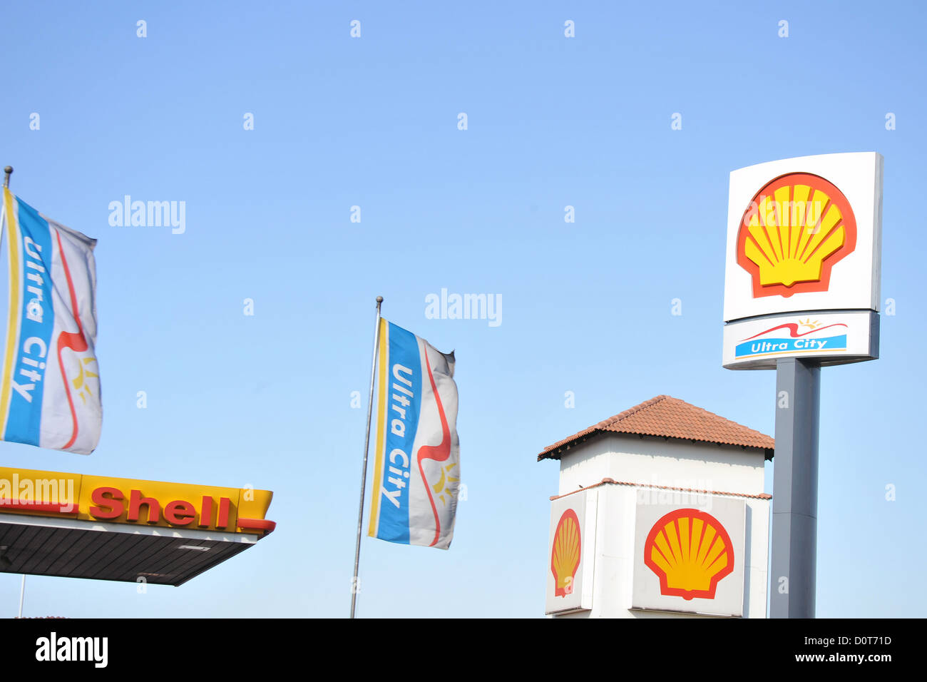 Arco Gas Prices >> Gas Station Signs Stock Photos & Gas Station Signs Stock ... Arco Gas Prices >> Gas Station Signs Stock Photos & Gas Station Signs Stock ...