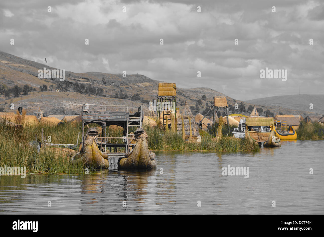 Traditional Tortora reed boat on Lake Titicaca, Peru Stock Photo - Alamy