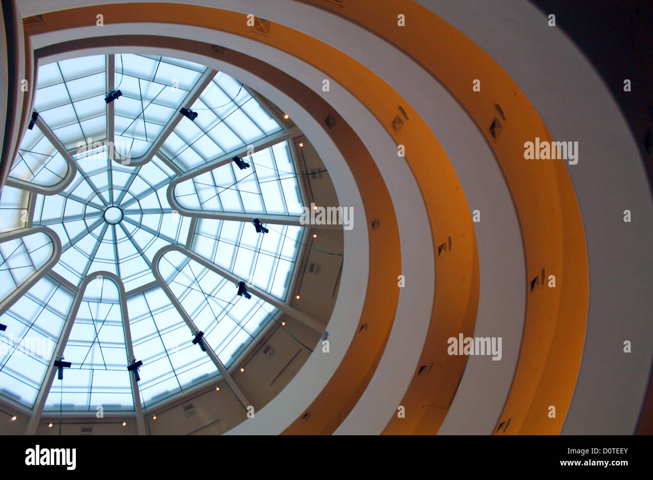 The internal structure of the Guggenheim Museum (La struttura interna del museo Guggenheim) Stock Photo