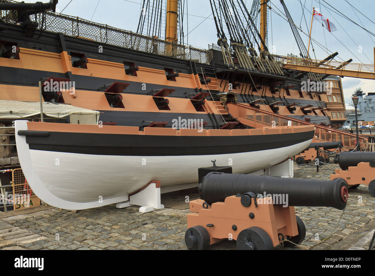 UK Hampshire HMS Victory With Ships Boat Stock Photo - Alamy