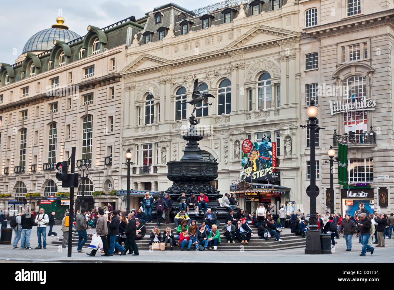UK, Great Britain, Europe, travel, holiday, England, London, City, Piccadilly Circus, square, place, Eros, crowded, landmark, to Stock Photo