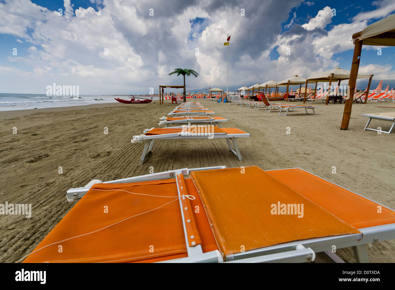 viareggio-italy-beach-hi-res-stock-photography-and-images-alamy