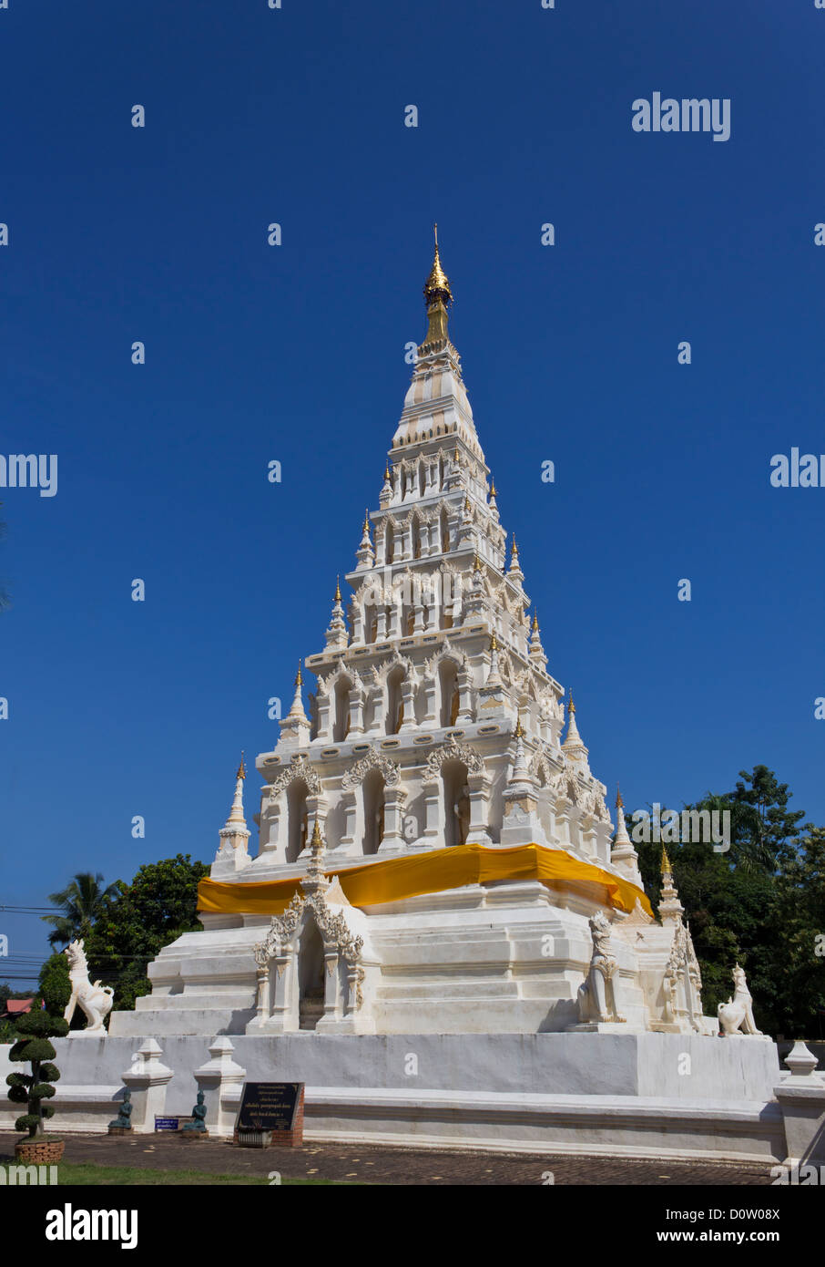 Triangle Pagoda at Wat (Temple) Chedi Liam at Wiang Kum Kam, Chiangmai ...