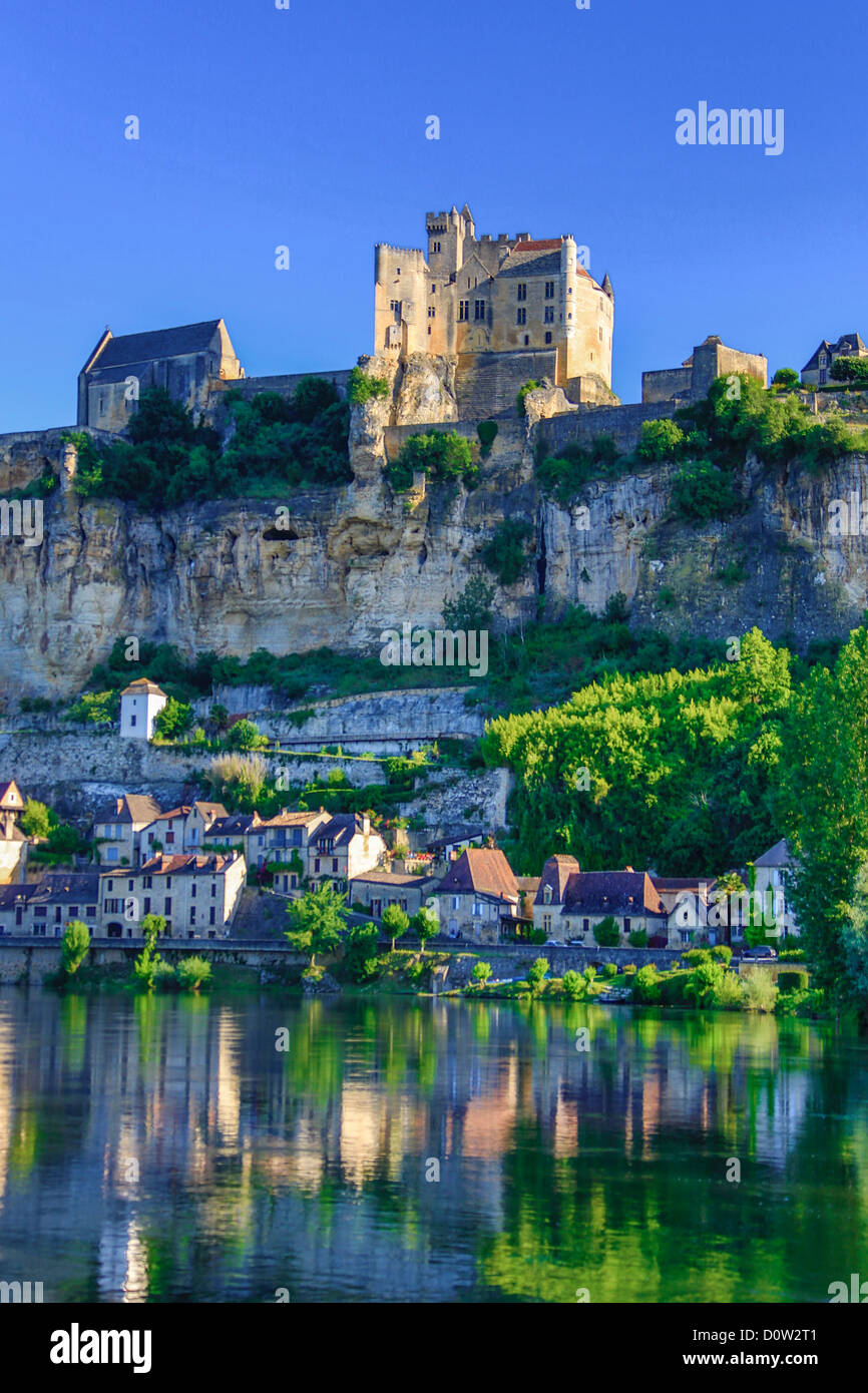 France, Europe, travel, Dordogne, Beynac, architecture, castle, landscape, medieval, morning, river, skyline, steep, rocks, towe Stock Photo