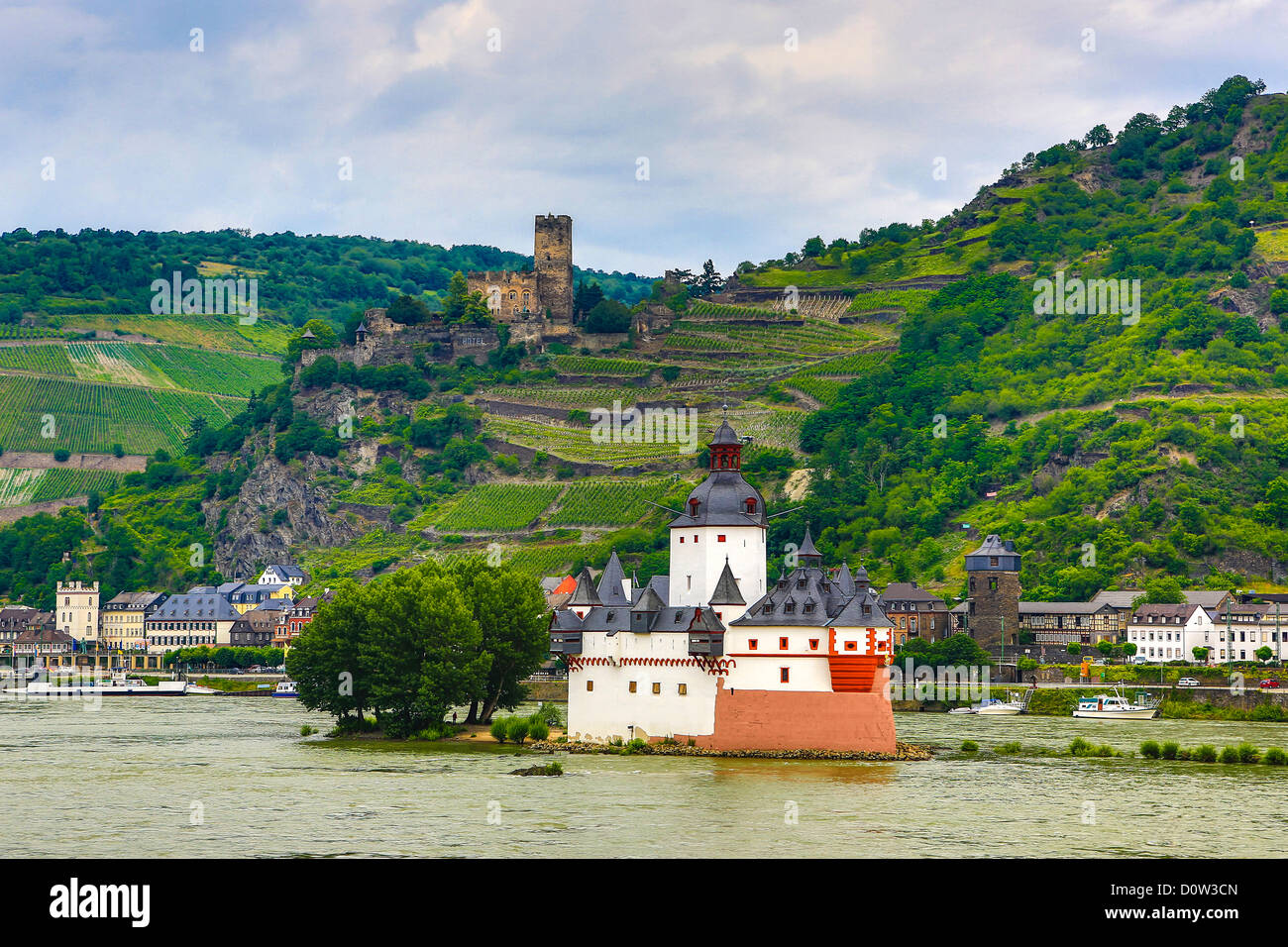 Germany, Europe, travel, Rhein, Rhine, valley, river, Pfalz bei Kaub, castle, Gutenfels, Pfalz, agriculture, bend, Rhine, ship, Stock Photo