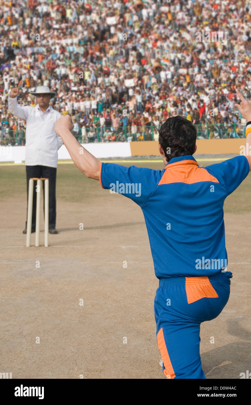 Cricket bowler appealing for a wicket Stock Photo Alamy