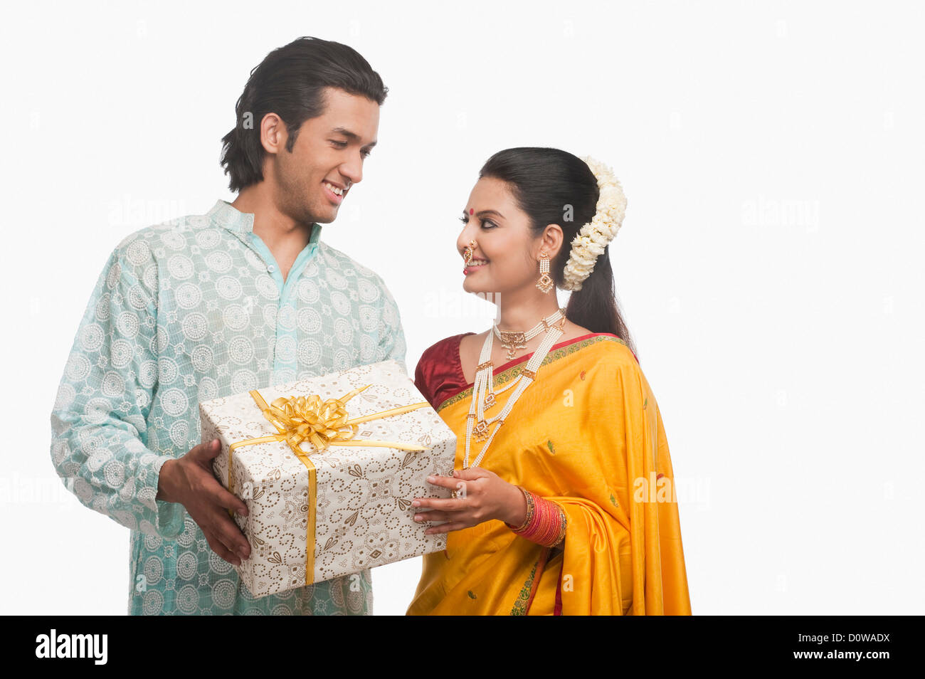 Diwali padwa gift for hot sale wife