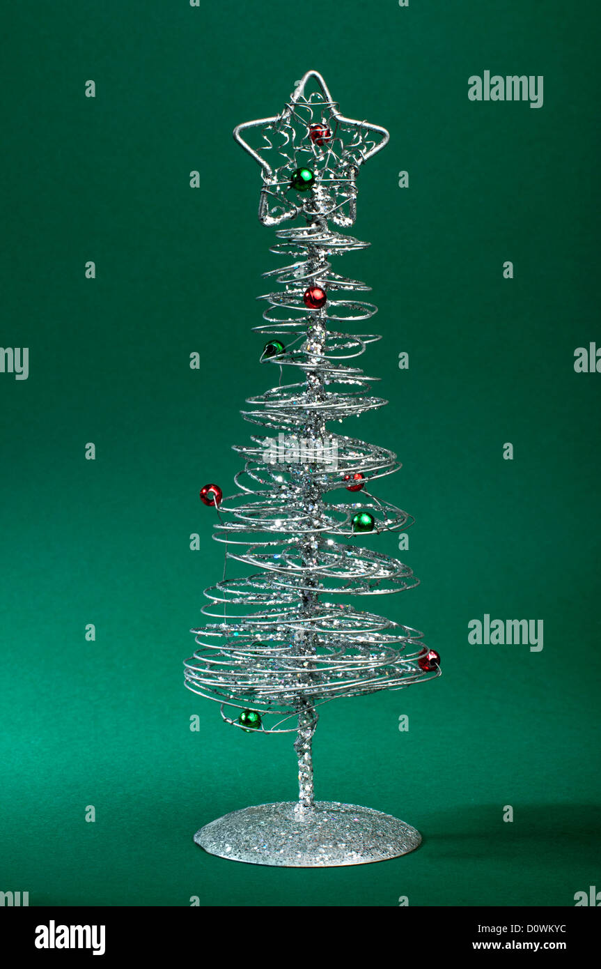 Silver christmas tree hi-res stock photography and images - Alamy