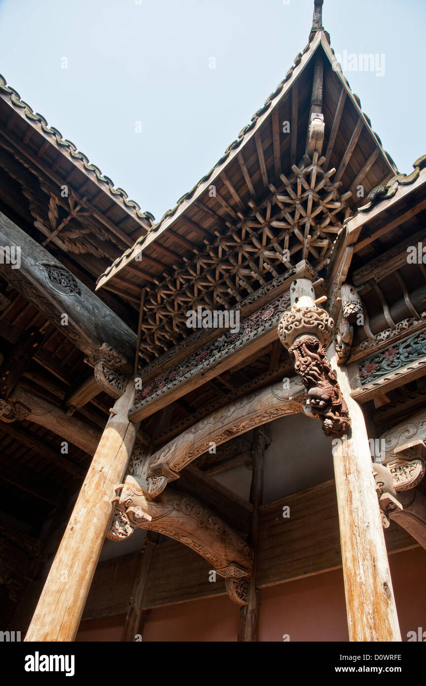 Old Chinese house with carved beams and eaves Stock Photo - Alamy