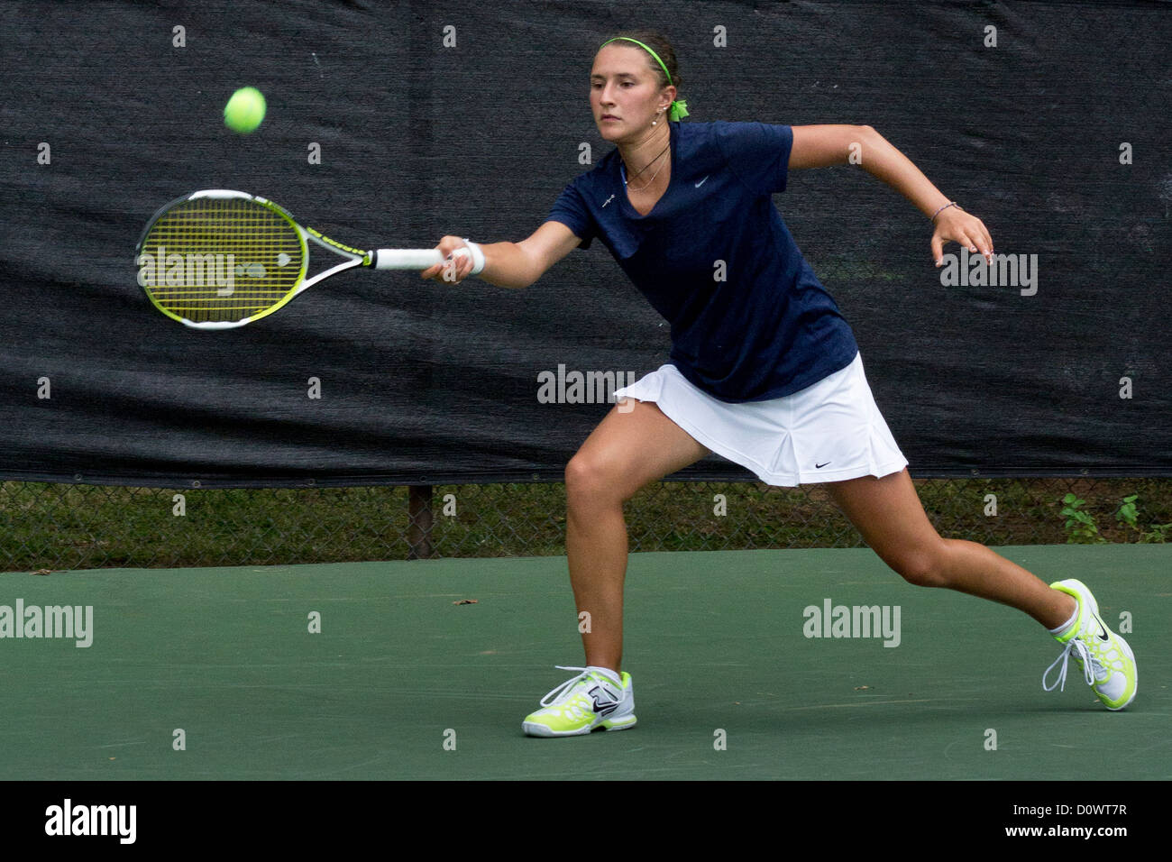 Womens tennis match Stock Photo - Alamy