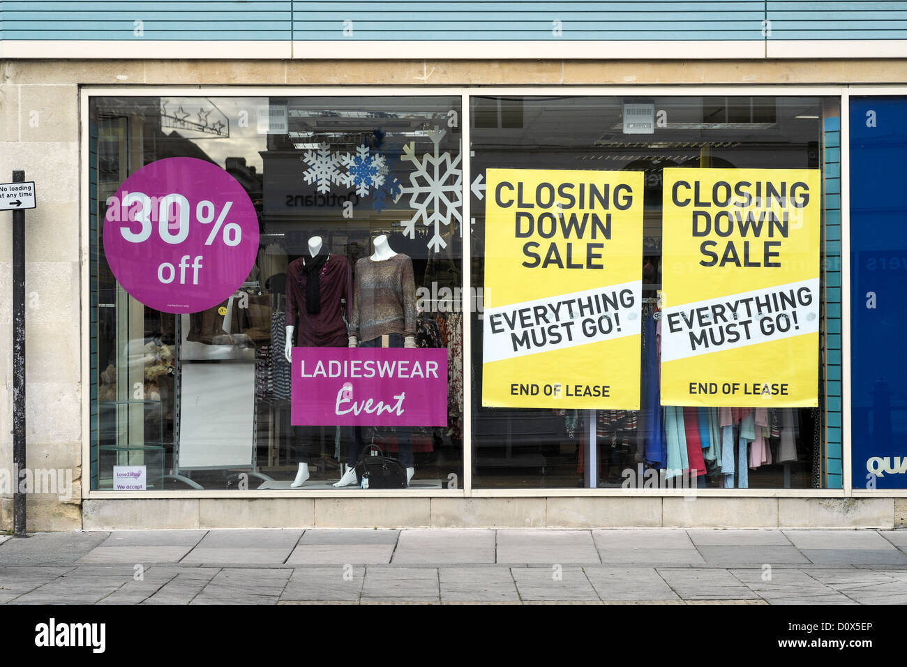 UK high street shop closing down due to recession Stock Photo Alamy