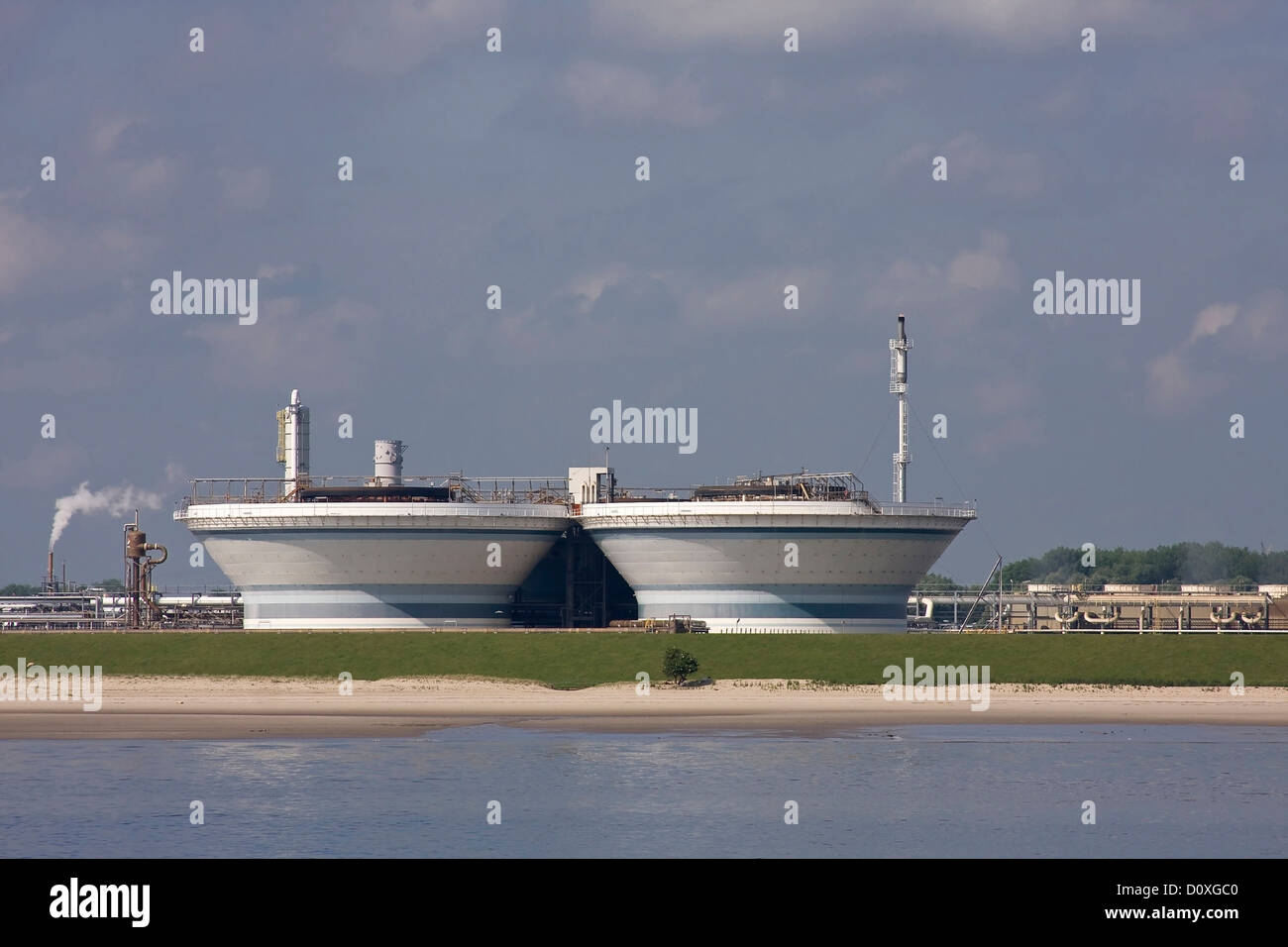 architecture, construction, industrial, complex, tank, chemistry, Elbe shore, Stade, industry, factory, building, conduits, plum Stock Photo