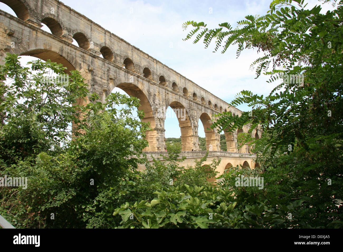 France, Europe, Provence, Pont du Gard, Roman, aqueduct, bridge, river, flow, Stock Photo
