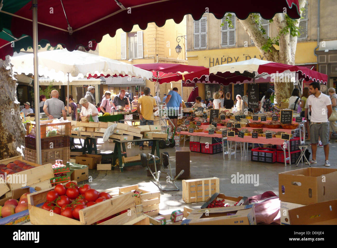 France, Europe, Aix en Provence, town, city, market, weekly market, vegetables, fruits, market stall Stock Photo