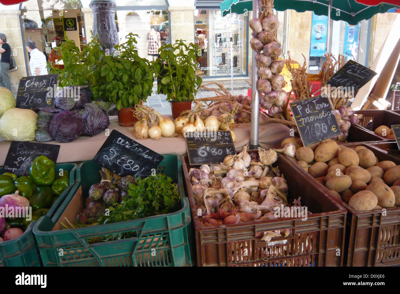 France, Europe, Aix en Provence, town, city, market, weekly market, vegetables, market stall Stock Photo