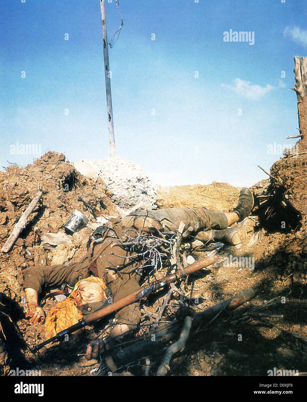 World War 2, Italy, dead, German, soldier, Wehrmacht, gun, World War II, Southern Italy, 1943 Stock Photo