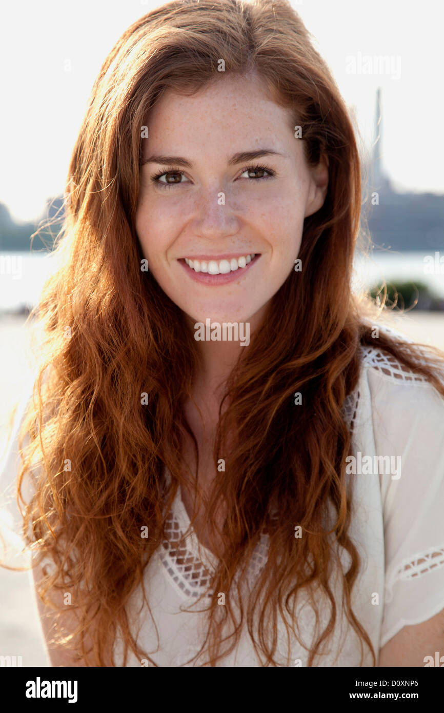 Portrait red hair women hi-res stock photography and images - Alamy