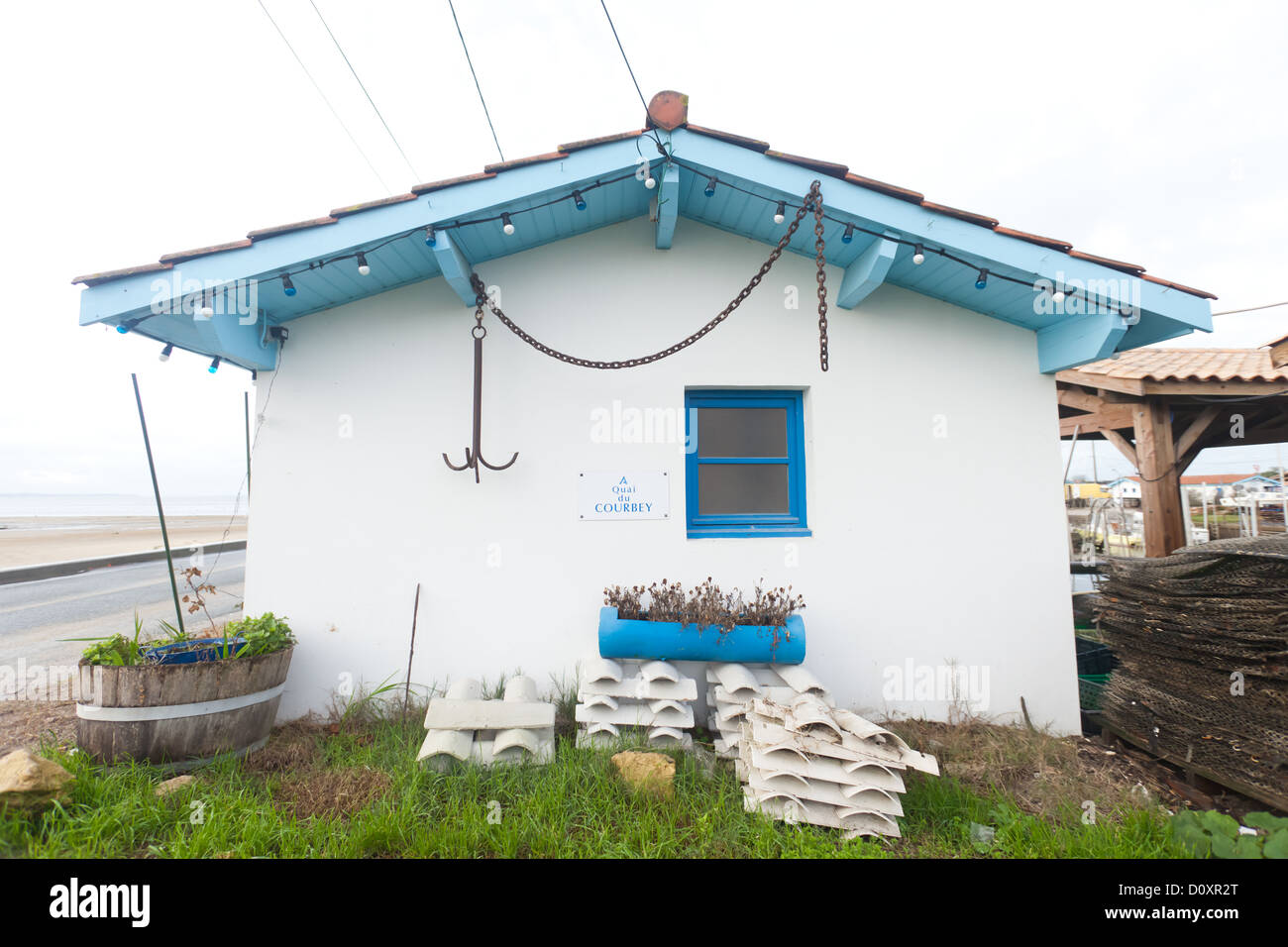 little house where oysters are stored and packaged for sale Stock Photo Alamy