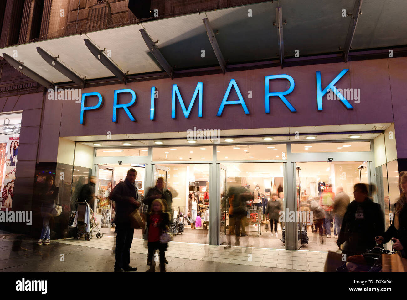 Shoppers at the Liverpool Primark store Stock Photo Alamy