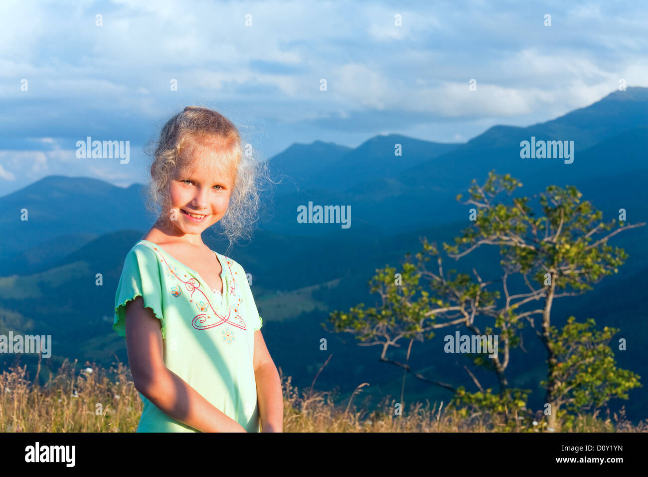 girl outdoor portrait in sunset sunlight Stock Photo - Alamy