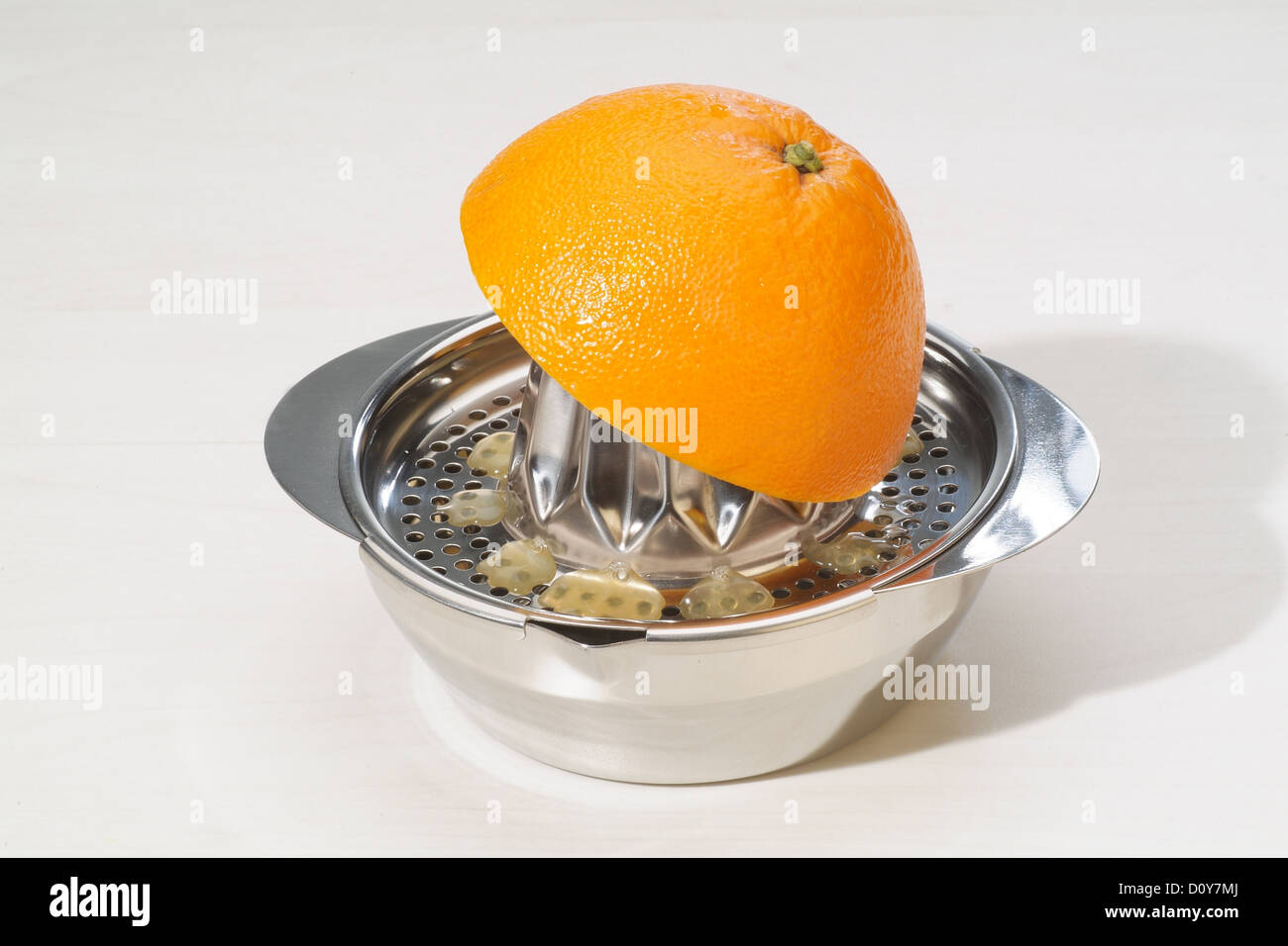 Hamburg, Germany presses, orange juice Stock Photo Alamy