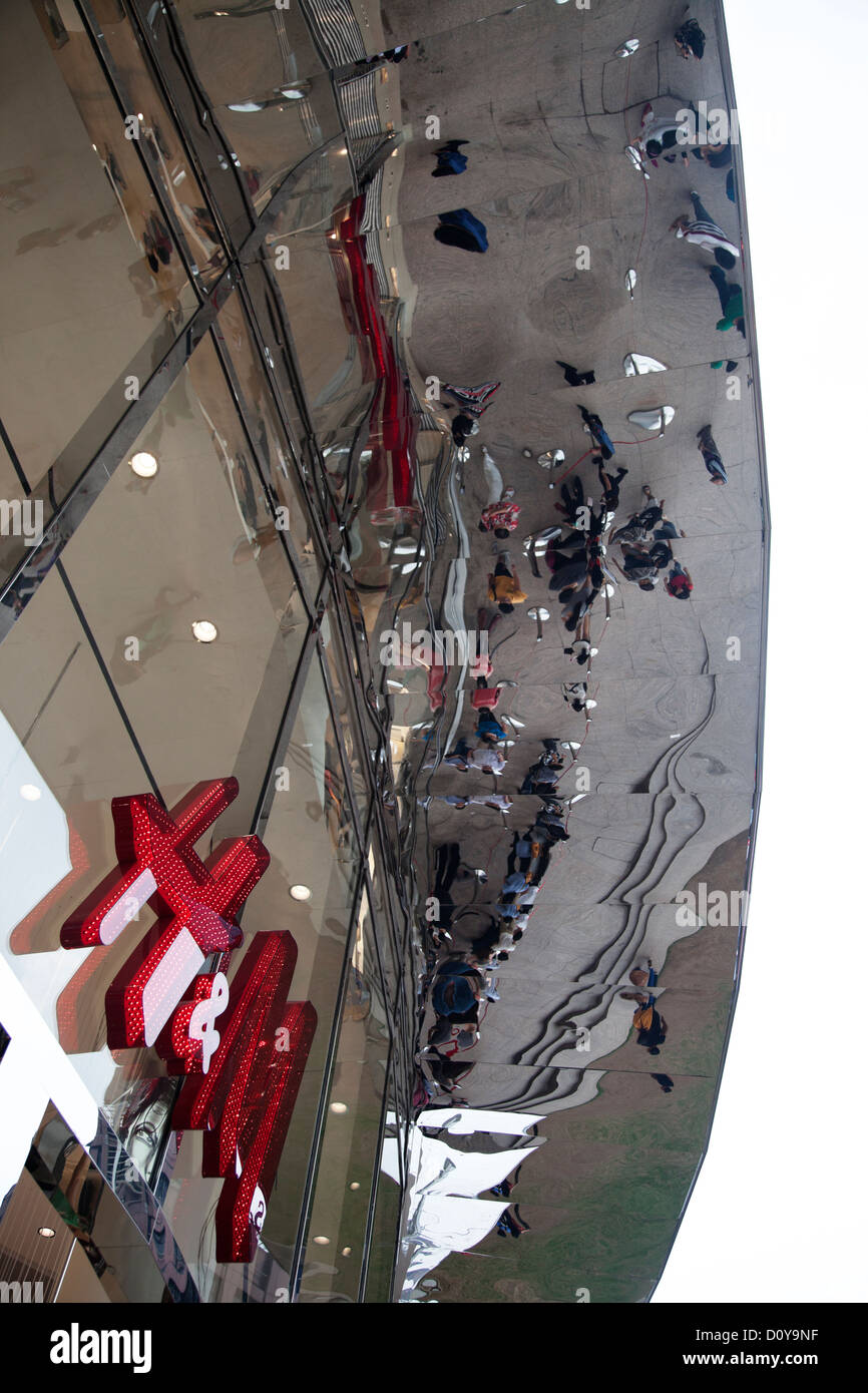 H&M store opening in Kuala Lumpur Malaysia Stock Photo - Alamy