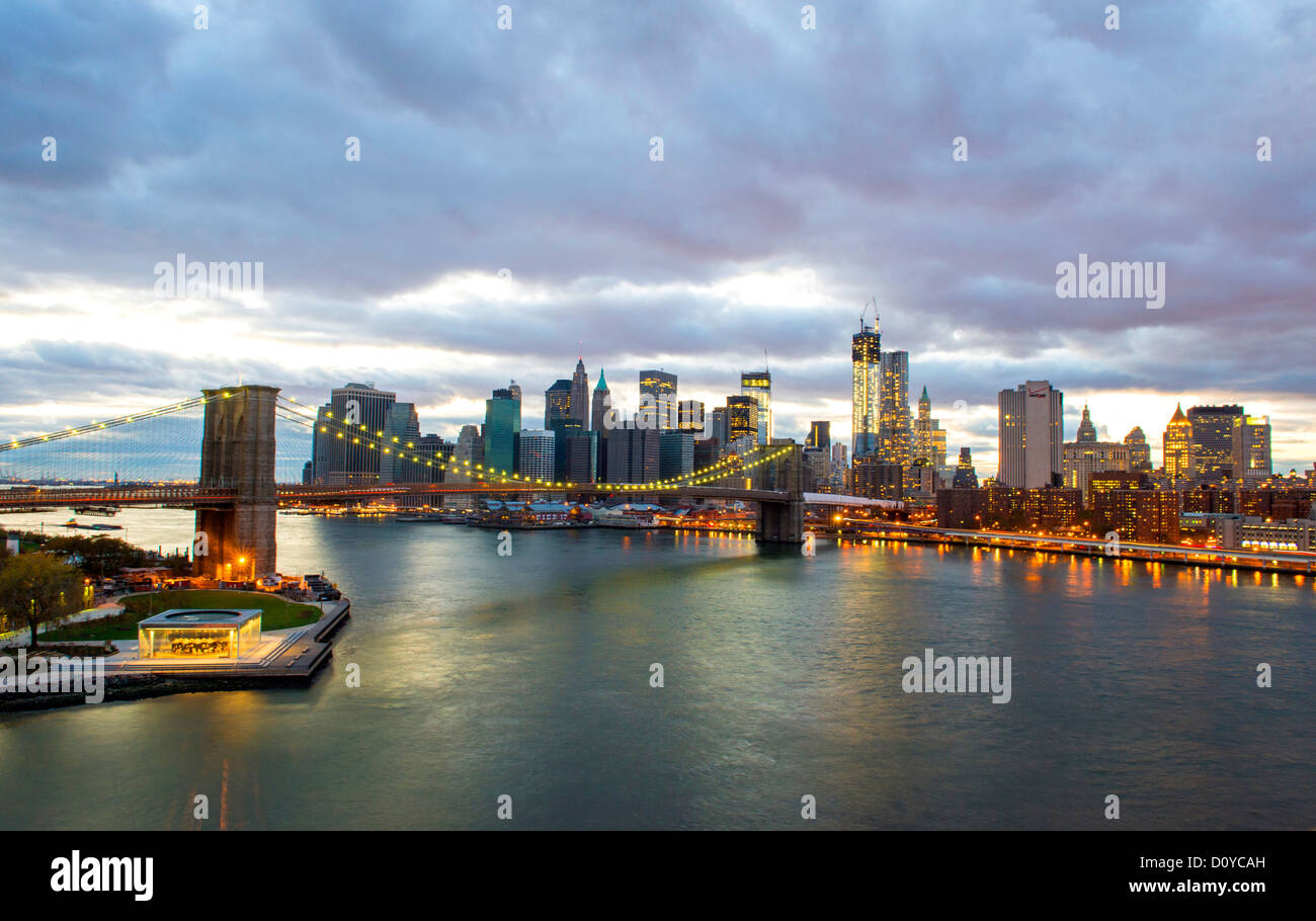 Brooklyn bridge and New York city skyline taken from Manhattan bridge ...