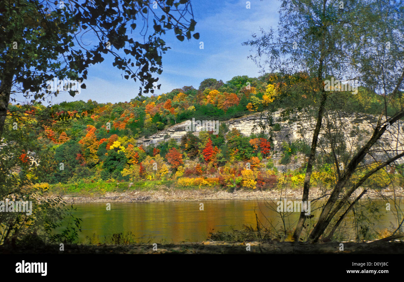 Missouri river and limestone bluffs in fall, near Booneville Missouri and the MKT rails to trails path, Midwest USA Stock Photo