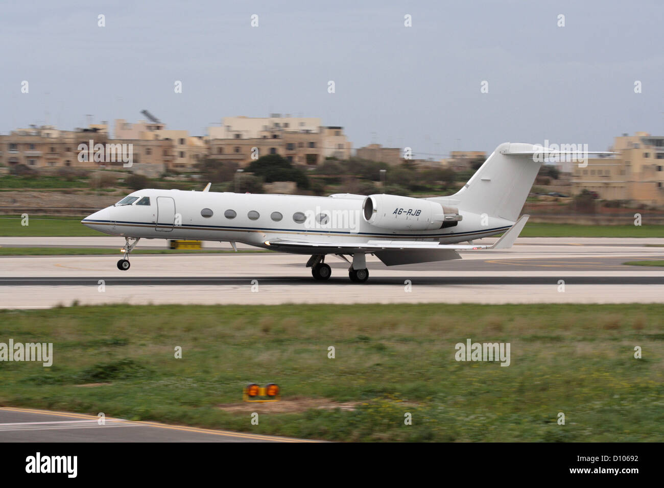 Royal Jet Gulfstream G300 business jet aeroplane landing in Malta Stock Photo