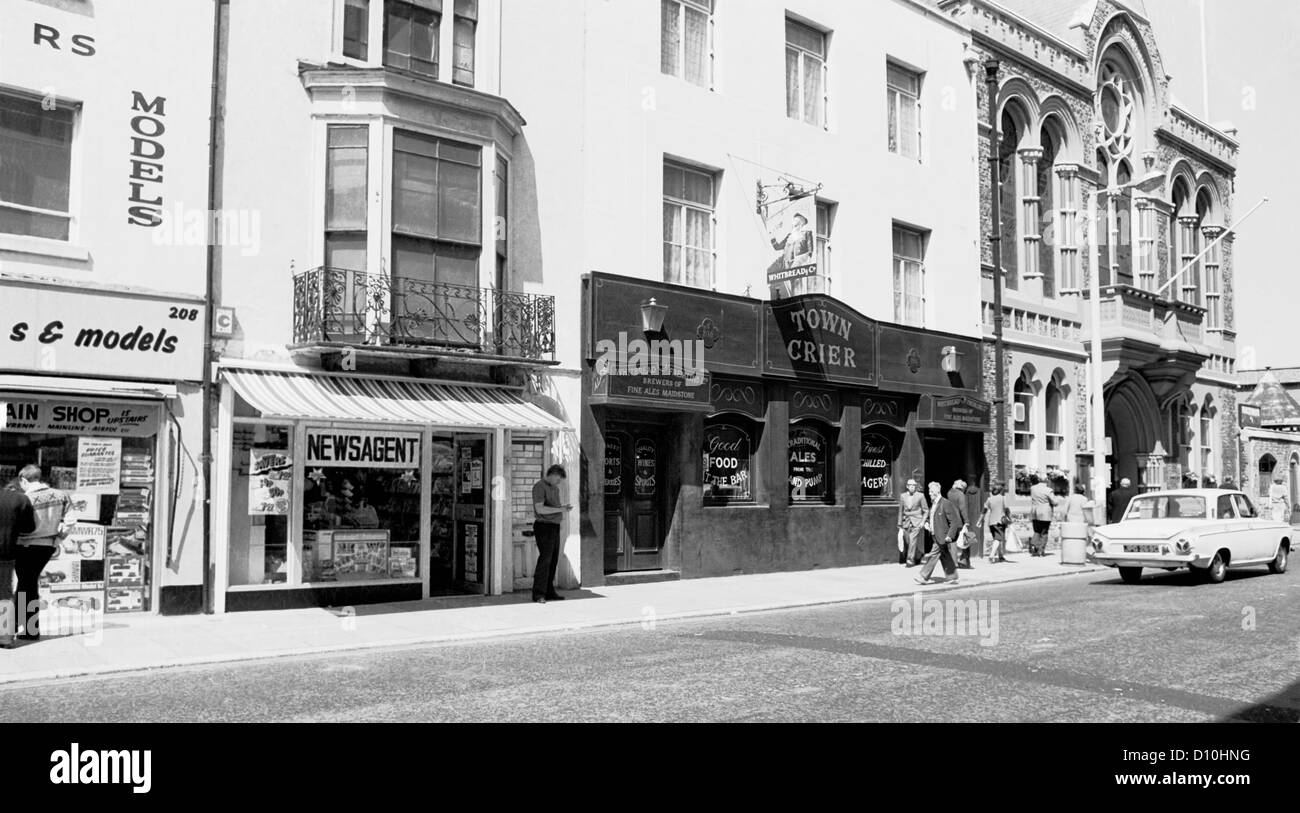 Queens road in Hastings in 1979 Stock Photo Alamy