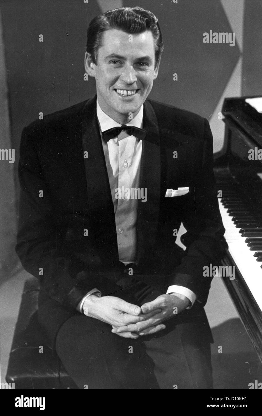 RUSS CONWAY (1925-2000) English popular pianist in 1959 Stock Photo