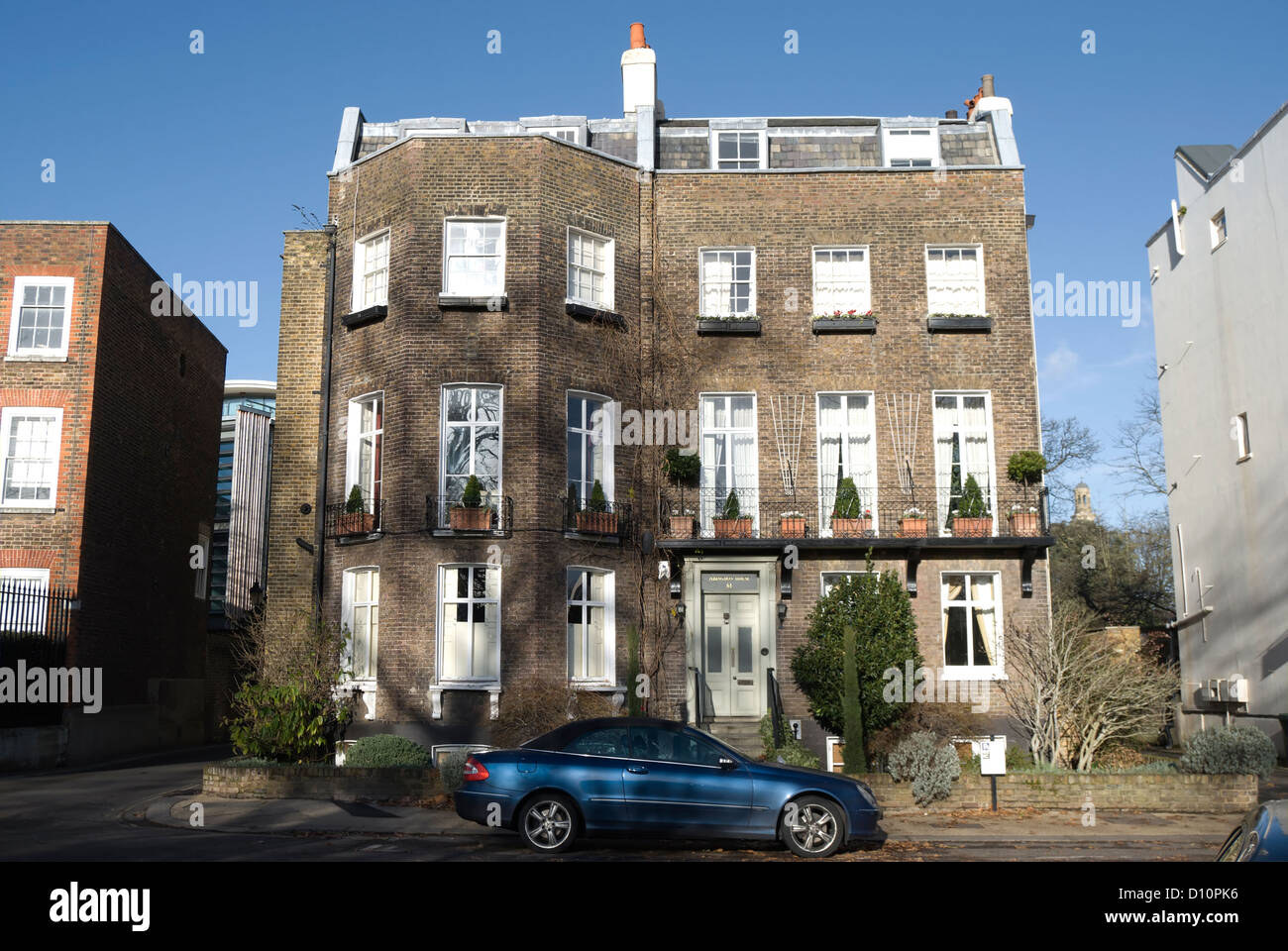 abingdon house, a detached house facing kew green, surrey