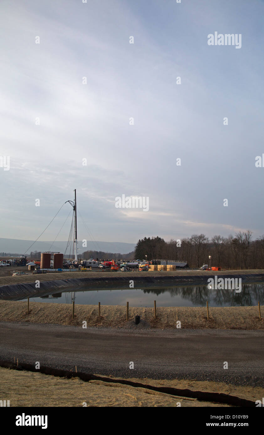 Hydraulic fracturing pond hires stock photography and images Alamy