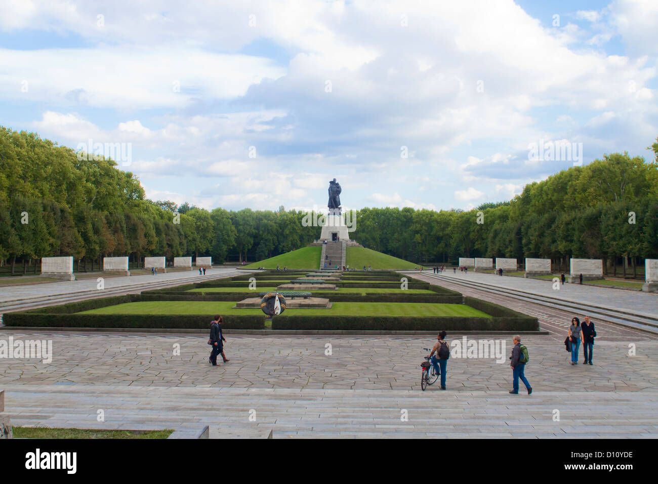 treptower-park-berlin-stock-photo-alamy