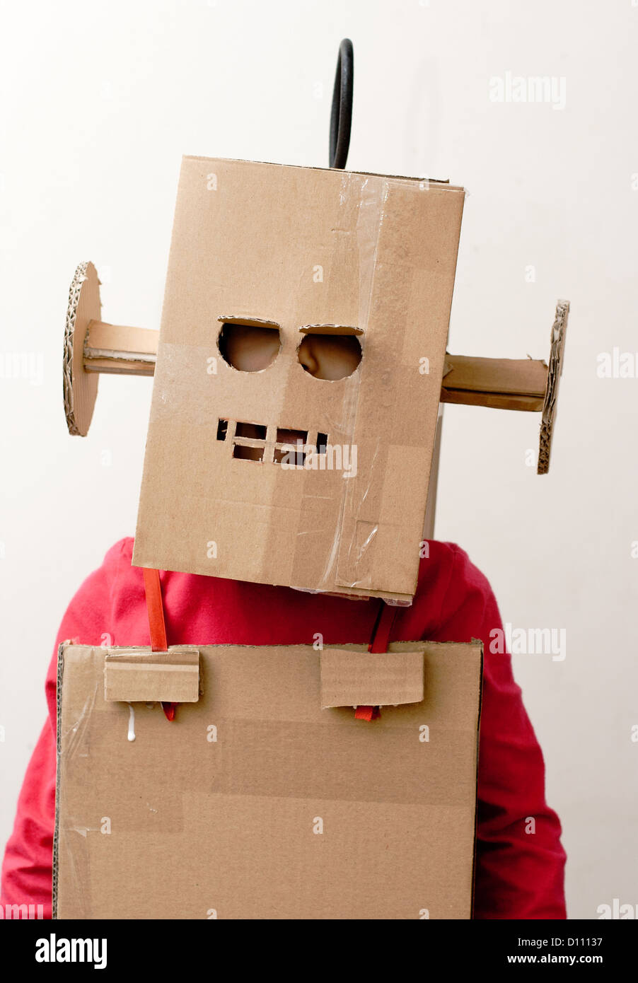 Robot Girl. Little girl with a cardboard box on his head Stock Photo - Alamy