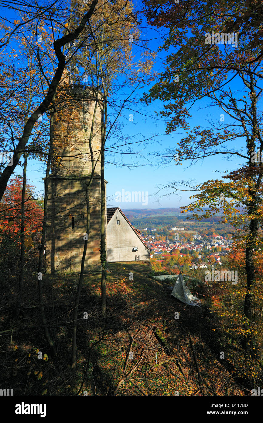 Stadtpanorama und Kaiser-Karls-Turm an der Ruine der Iburg in Bad ...