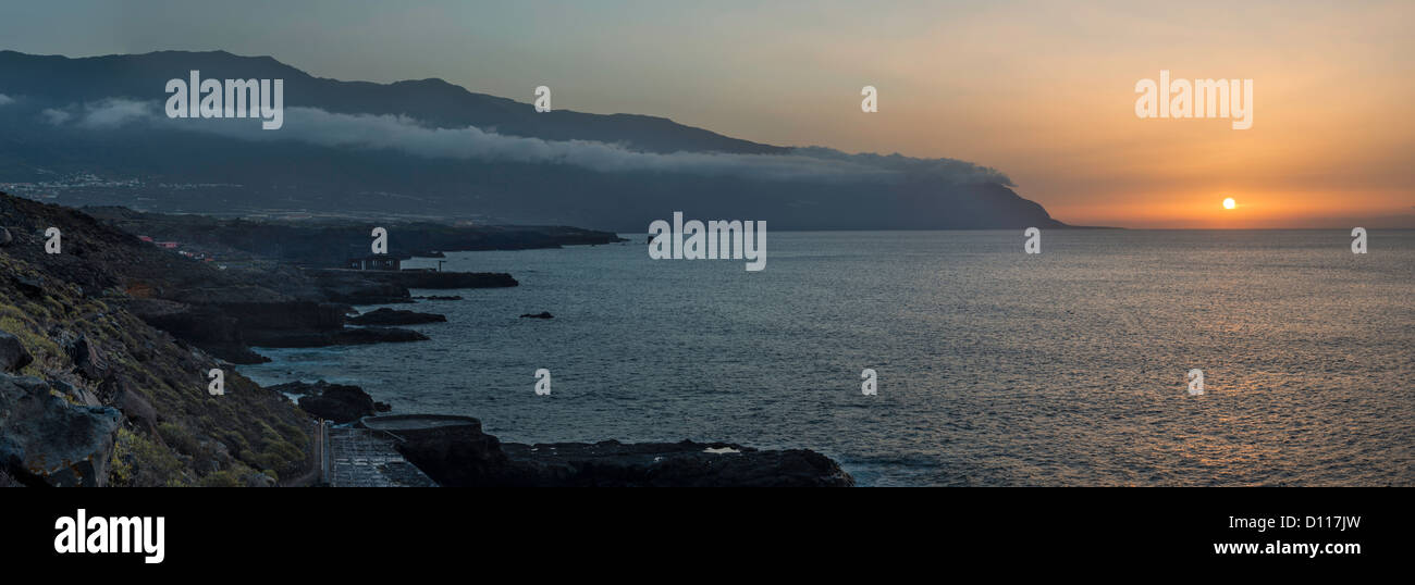 Sunset across the massive El Golfo collapse embayment, from Las Puntas, El Hierro, Canary Islands, Spain Stock Photo
