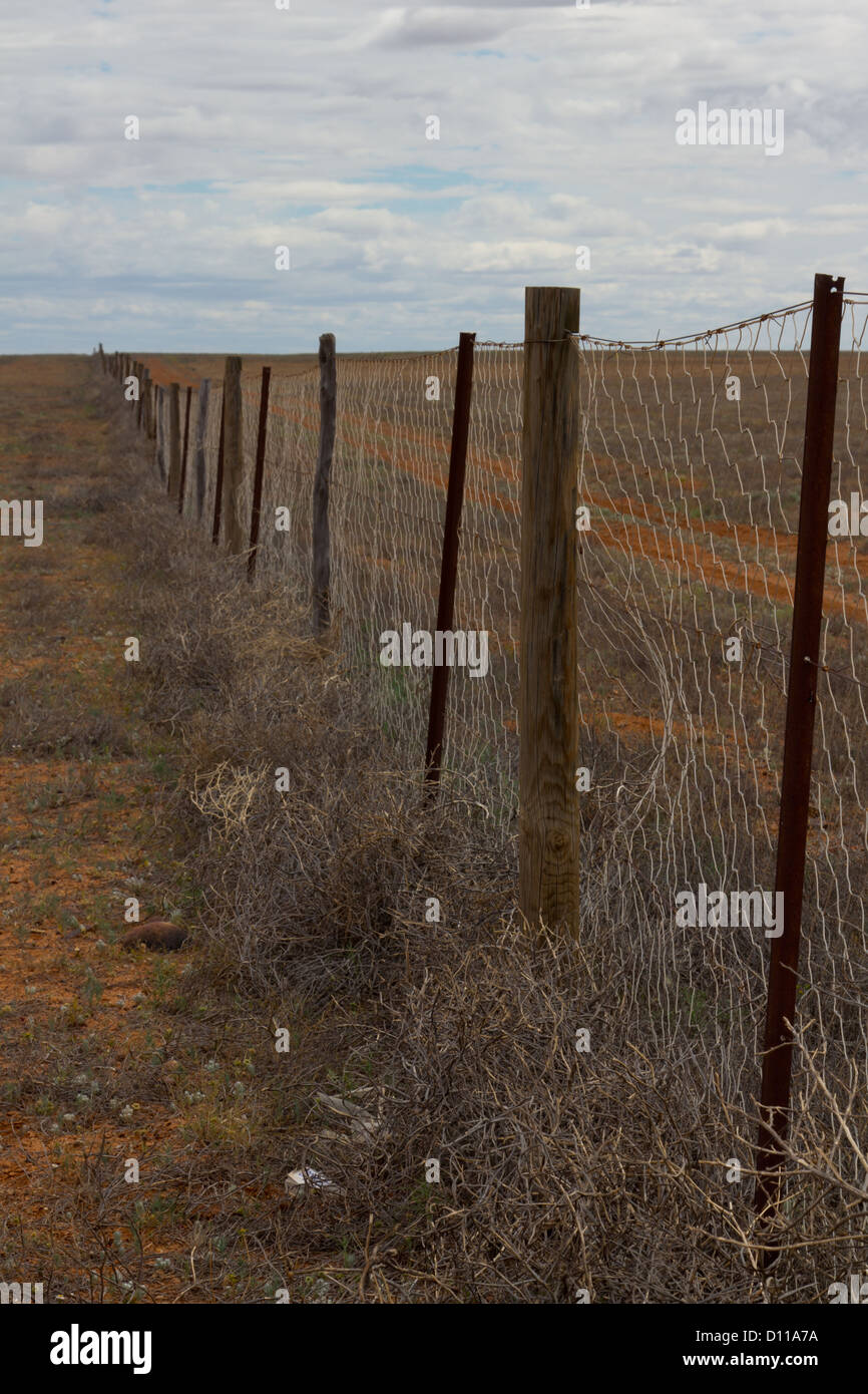 Dog fence australia hires stock photography and images Alamy