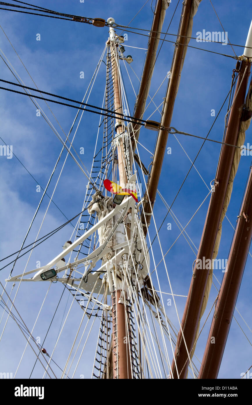 Ship flying cloud hires stock photography and images Alamy